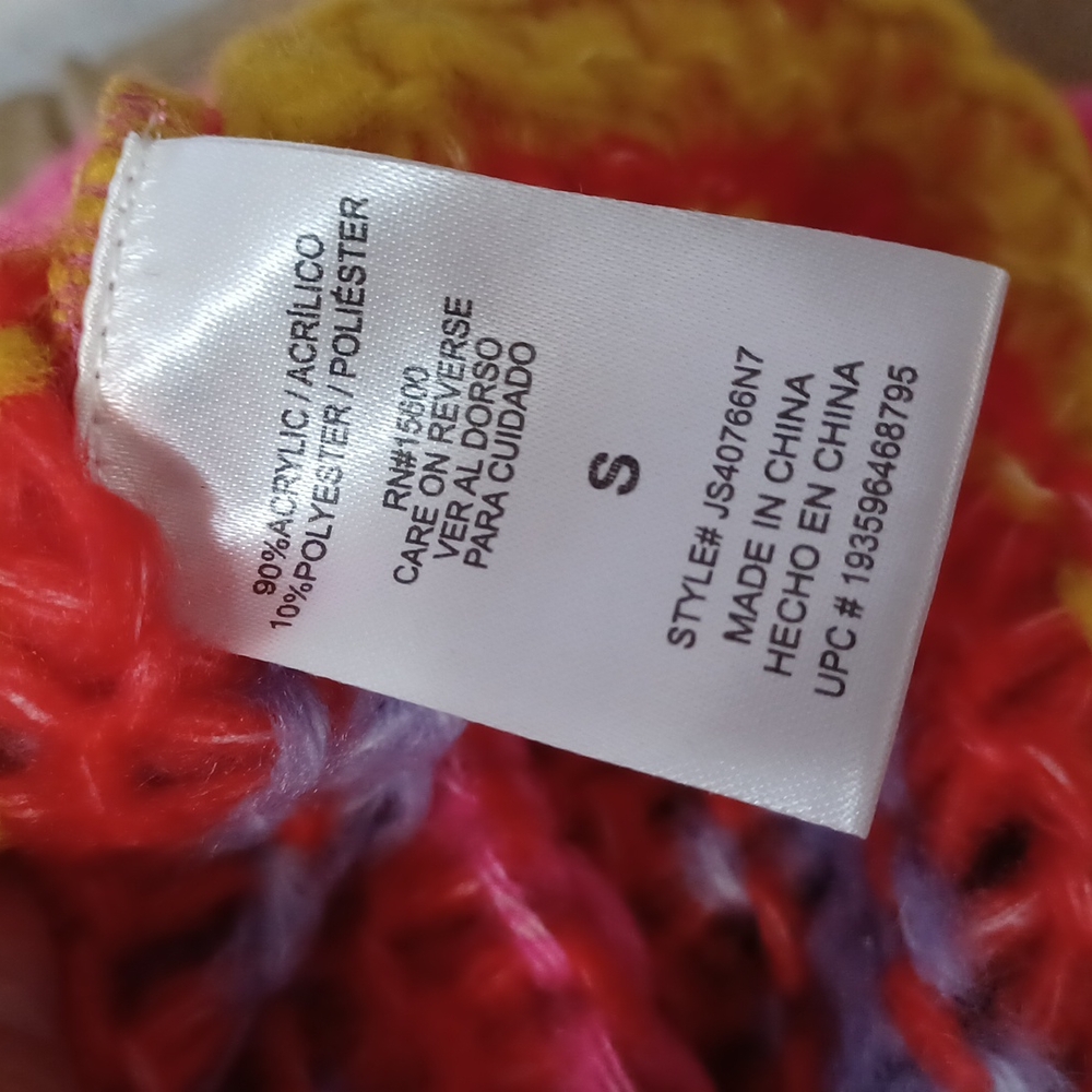 Beautiful Sweter Soft And Comfortable Size S - image 6